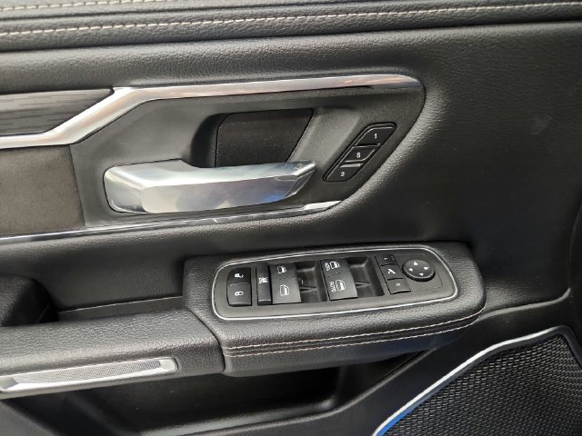 Used 2024 RAM 1500 Laramie AWD/4WD image 15