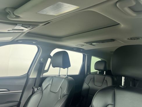Used 2025 Kia Telluride S image 20