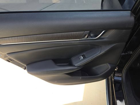 Used 2018 Honda Accord EX-L image 15