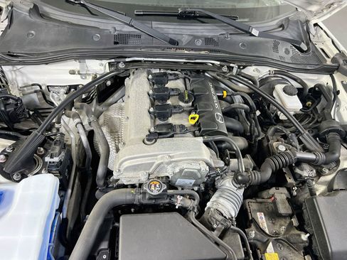 Used 2021 MAZDA MX-5 Miata RF Club RWD image 26