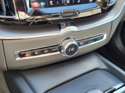 Certified 2025 Volvo XC60 B5 Core w/ Protection Package Premier image 23