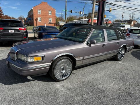 Used 1995 Lincoln Town Car Cartier RWD image 29