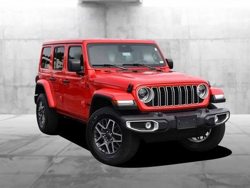 Used 2025 Jeep Wrangler Unlimited Sahara AWD/4WD image 2