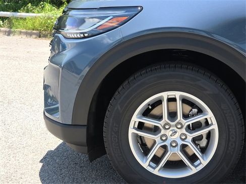 New 2025 Ford Explorer Active image 5