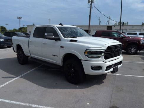 Used 2022 RAM 2500 Laramie w/ Night Edition AWD/4WD image 2