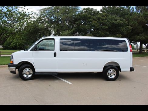 Used 2024 Chevrolet Express 3500 LT w/ LT Preferred Equipment Group RWD image 2