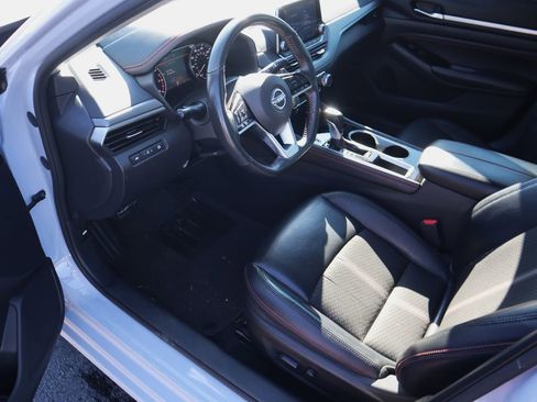 Used 2023 Nissan Altima 2.5 SR image 13