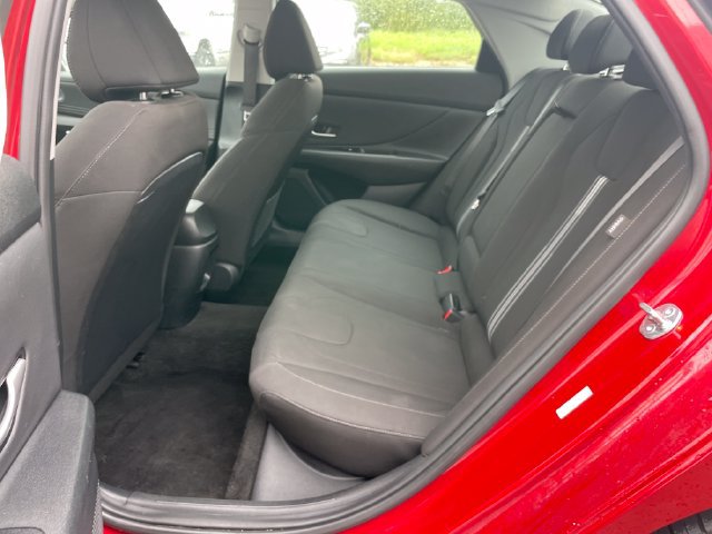 Used 2025 Hyundai Elantra SEL FWD image 28