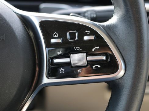 Used 2023 Mercedes-Benz EQB 300 4MATIC image 21