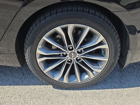 Used 2016 Hyundai Genesis 3.8 RWD image 13