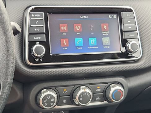 New 2025 Nissan Kicks Play S image 13