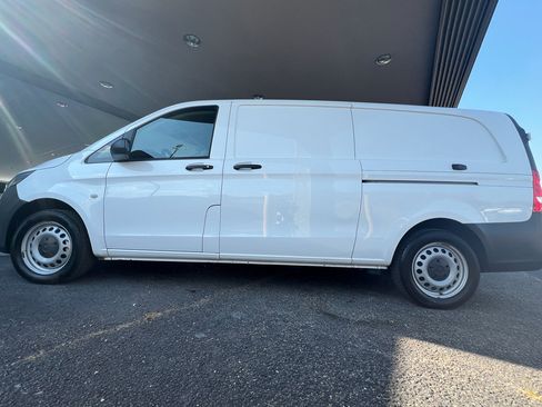 Used 2022 Mercedes-Benz Metris image 5