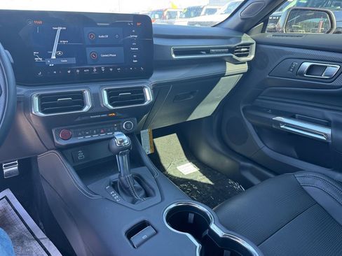 Used 2025 Ford Mustang Premium image 32