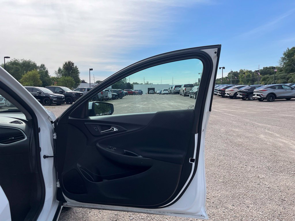 Used 2024 Chevrolet Malibu LT FWD image 35
