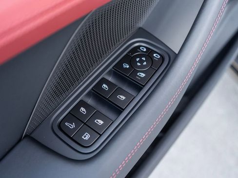 Used 2026 Porsche Panamera 4 E-Hybrid AWD/4WD image 31