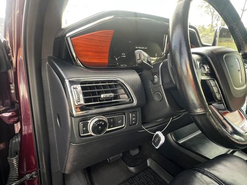 Used 2019 Lincoln Navigator L Reserve w/ Cargo Package AWD/4WD image 12