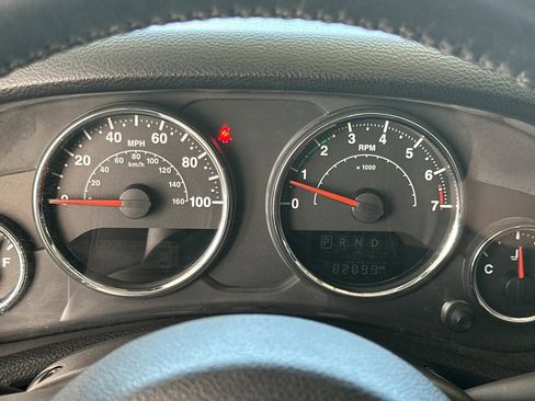 Used 2017 Jeep Wrangler Unlimited Rubicon w/ Connectivity Group AWD/4WD image 30