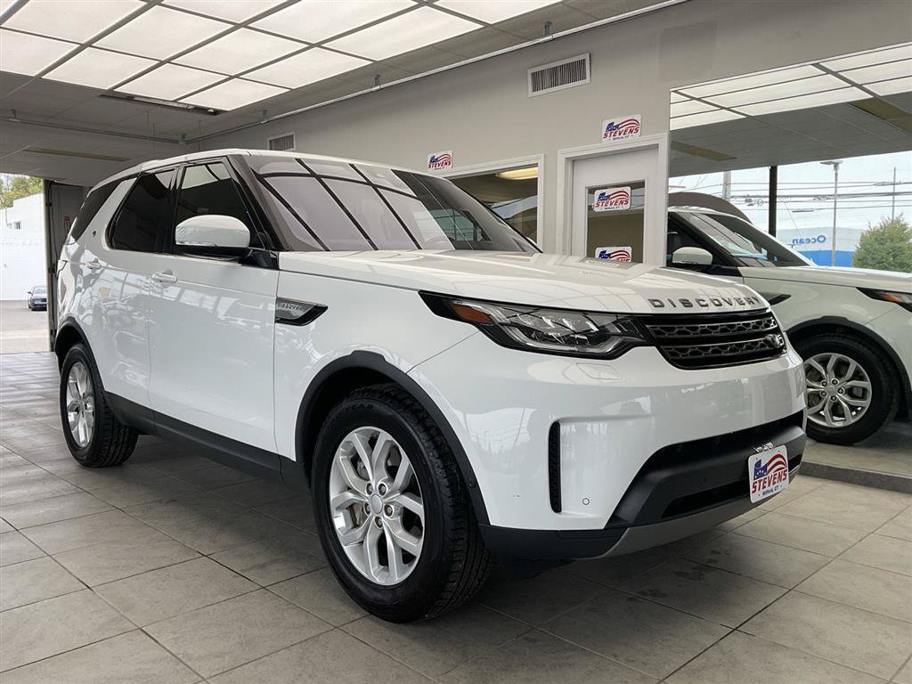 Used 2020 Land Rover Discovery SE AWD/4WD image 1