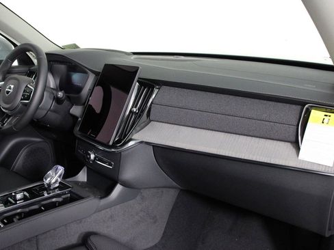 New 2025 Volvo XC90 B6 Ultra image 9