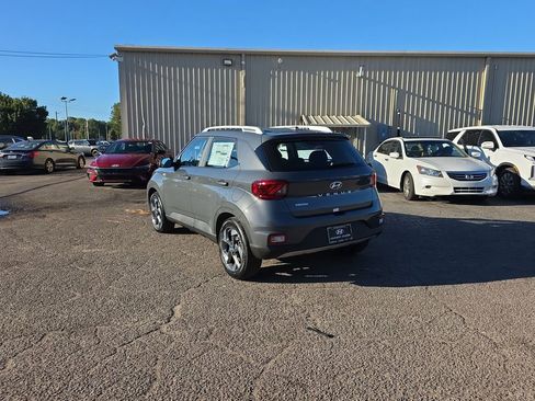 New 2026 Hyundai Venue SEL image 15