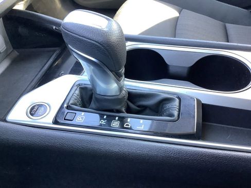 Used 2024 Nissan Altima 2.5 SV image 28