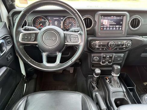 Used 2021 Jeep Gladiator Overland w/ Trailer Tow Package AWD/4WD image 21