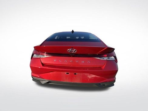 Used 2021 Hyundai Elantra SE image 8