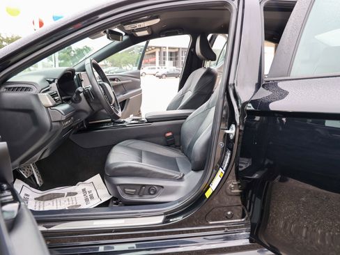 Used 2025 Toyota Camry XSE FWD image 30