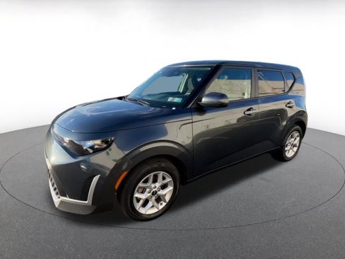 Used 2025 Kia Soul LX w/ LX Technology Package image 7