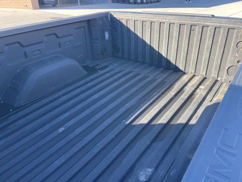 Used 2024 GMC Sierra 1500 SLE w/ X31 Off-Road Package image 11