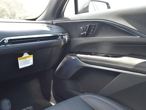 New 2026 Cadillac Lyriq V image 74