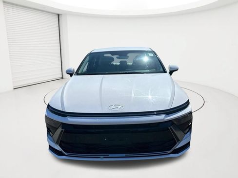 Used 2024 Hyundai Sonata SEL FWD image 2