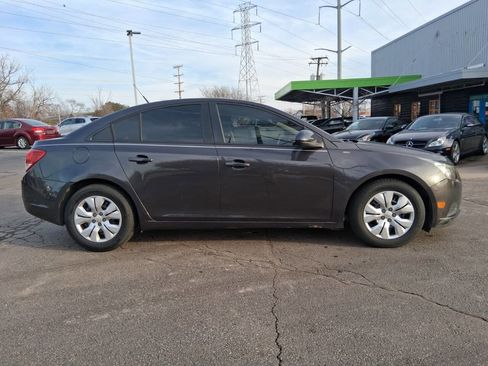 Used 2014 Chevrolet Cruze LS image 5