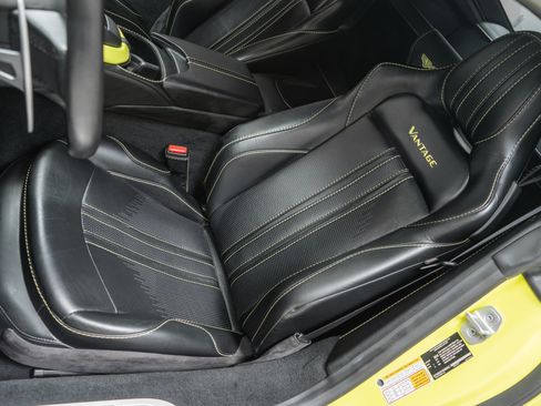 Used 2019 Aston Martin V8 Vantage Coupe RWD image 24