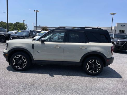 Used 2024 Ford Bronco Sport Outer Banks w/ Tech Package AWD/4WD image 8