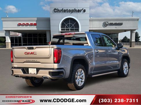 Used 2023 GMC Sierra 1500 Denali w/ Technology Package AWD/4WD image 3