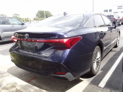 Used 2022 Toyota Avalon Limited w/ Advanced Safety Package FWD image 7