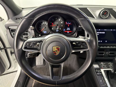Certified 2021 Porsche Macan AWD/4WD image 11