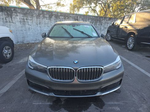 Used 2018 BMW 740i image 2