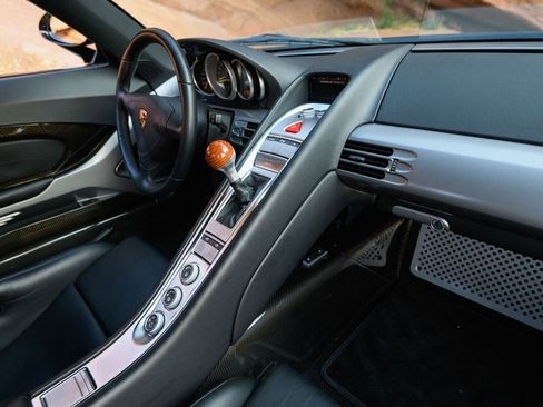 Used 2005 Porsche Carrera GT image 18