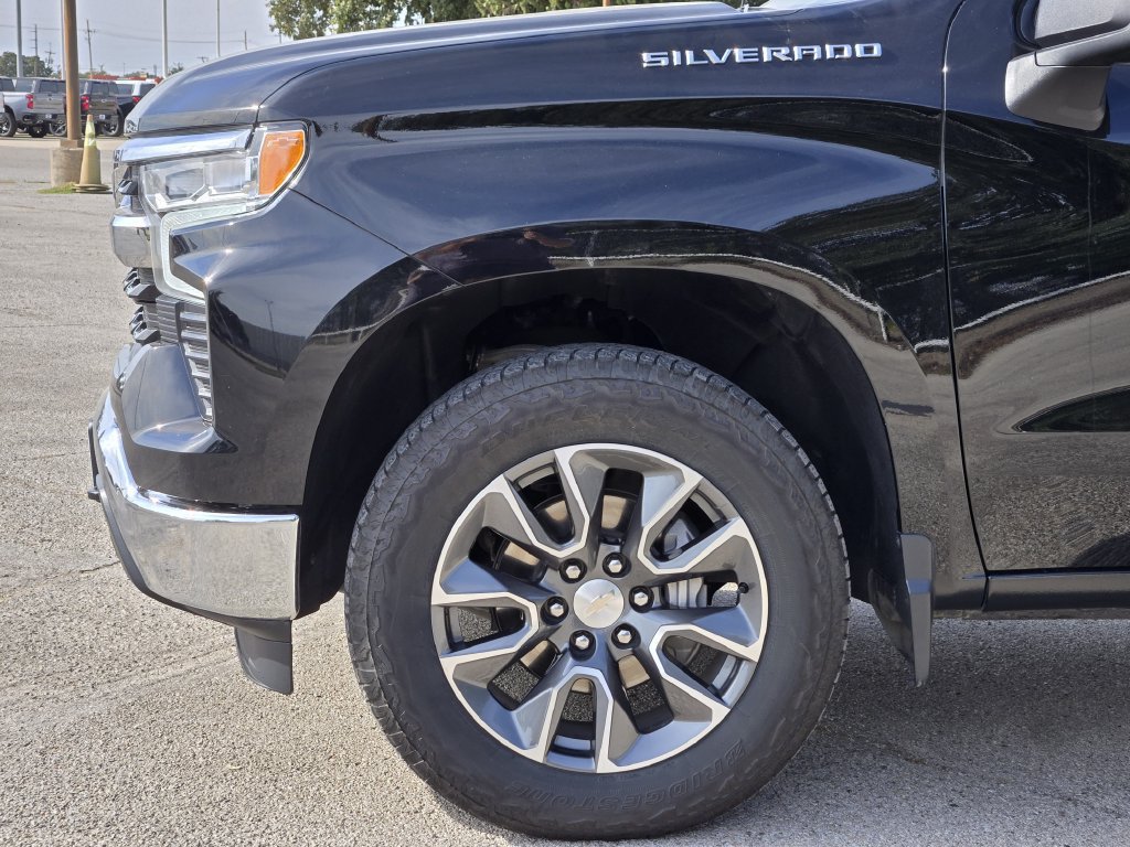 Used 2023 Chevrolet Silverado 1500 LT AWD/4WD image 8