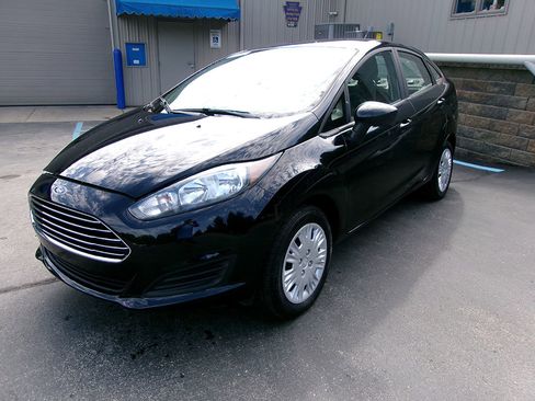 Used 2018 Ford Fiesta S image 1
