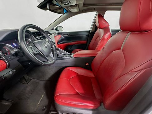 Used 2020 Toyota Camry XSE FWD image 13