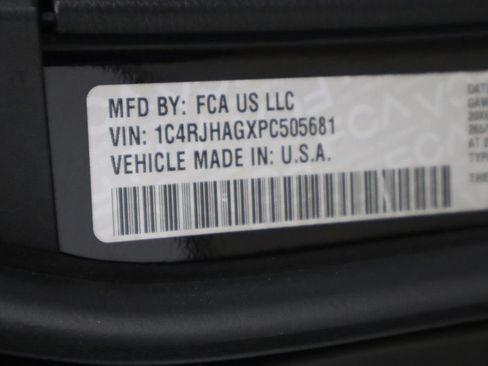 Used 2023 Jeep Grand Cherokee Altitude AWD/4WD image 43
