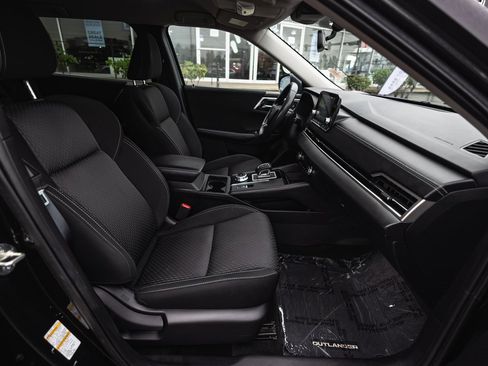 Used 2022 Mitsubishi Outlander ES image 27