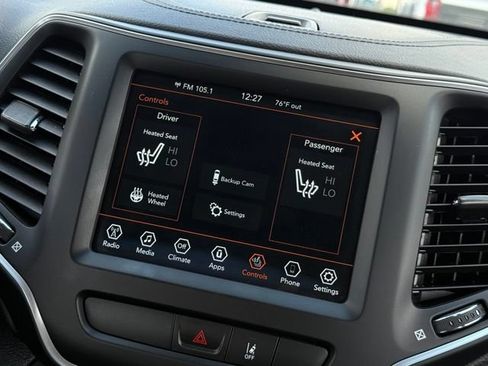 Used 2022 Jeep Cherokee Latitude Lux w/ Sun & Sound Group AWD/4WD image 22
