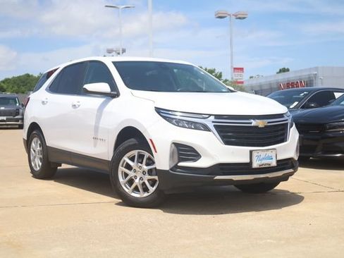 Used 2022 Chevrolet Equinox LT AWD/4WD image 2