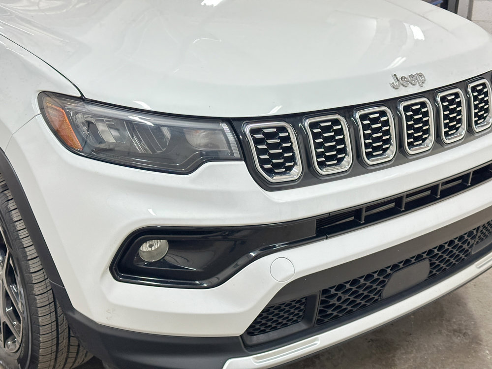 Used 2024 Jeep Compass Limited AWD/4WD image 15