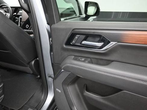 Used 2025 GMC Yukon Denali AWD/4WD image 21