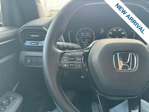 Used 2025 Honda Pilot Sport image 22